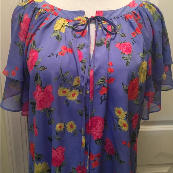 Ann Taylor flutter sleeve lilac print top - Picture 2 of 7